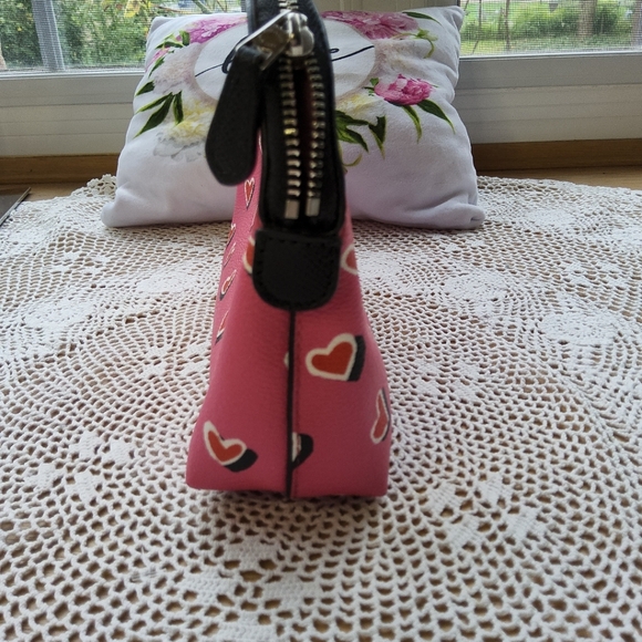 Coach Harley Valentine Heart makeup bag - Picture 7 of 12